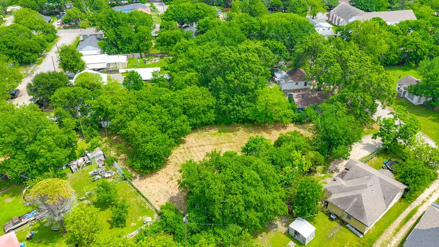 1324 W 10th Avenue, Corsicana, TX 75110 - #3