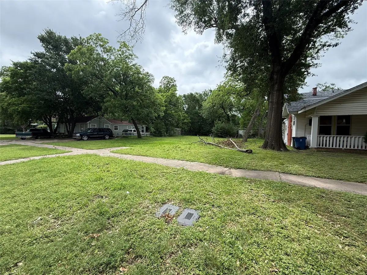 1443 W 5th Avenue, Corsicana, TX 75110 - #1