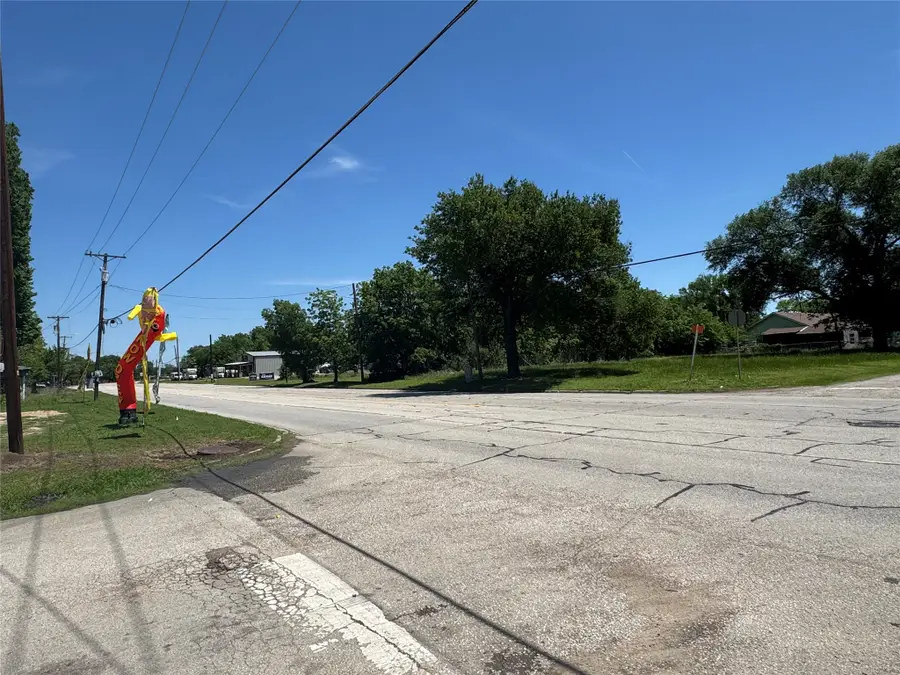 1405 Martin Luther King Jr Boulevard, Corsicana, TX 75110 - #3