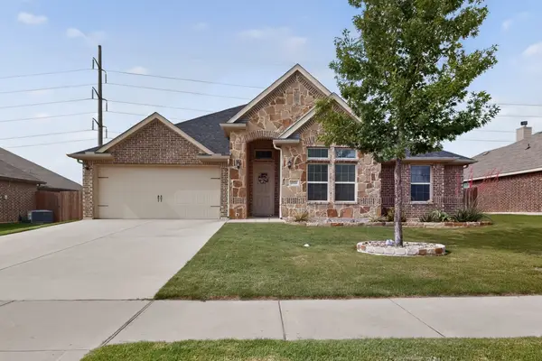 1522 Grassy Meadows Drive, Burleson, TX 76058