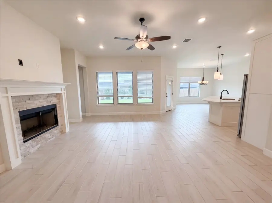 612 Wood Brook Lane, Burleson, TX 76028 - #3