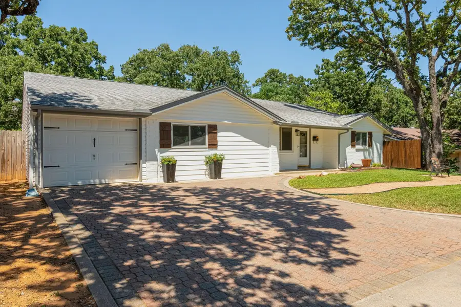 1044 Meadowbrook Drive, Grapevine, TX 76051 - #2