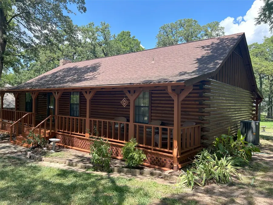 105 Santee Drive, Lake Kiowa, TX 76240 - #2