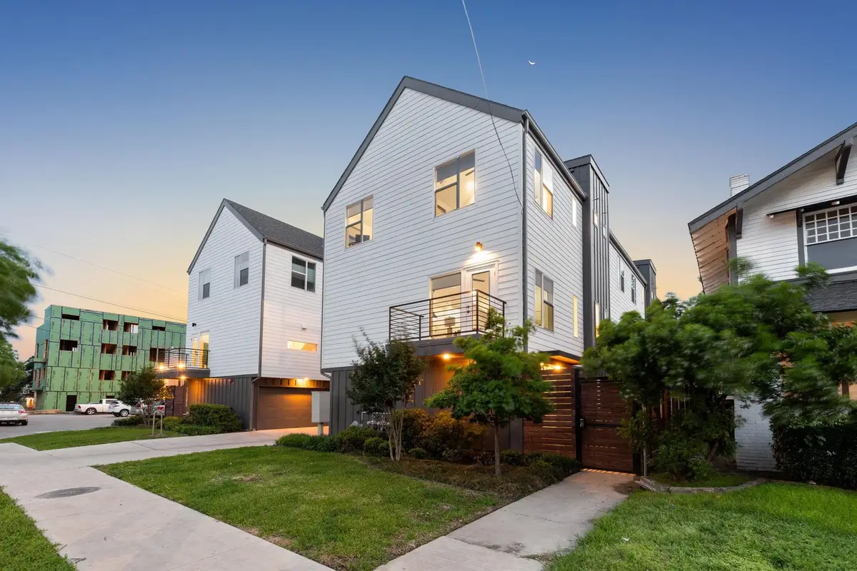 1507 N Garrett Avenue #201, Dallas, TX 75206 - #1