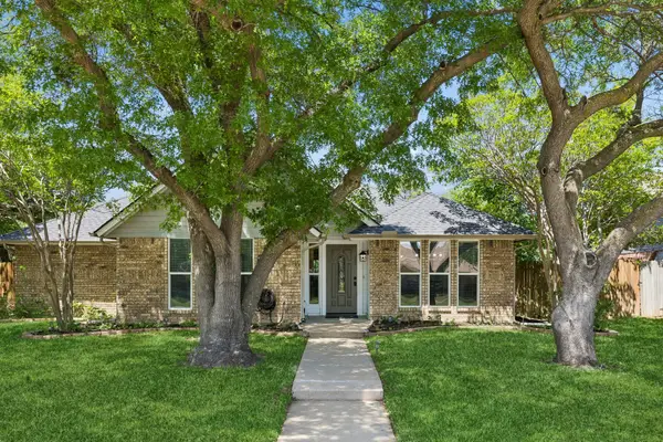 2428 College Parkway, Flower Mound, TX 75028