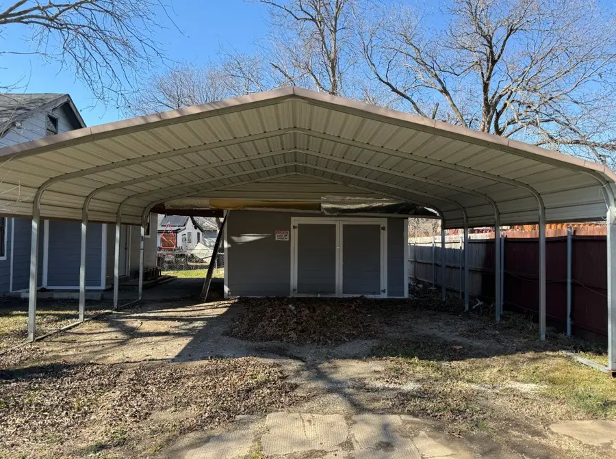 1027 E Lamar Street, Sherman, TX 75090 - #3