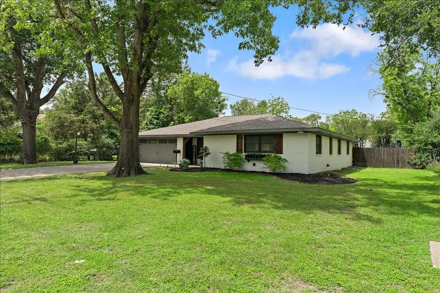 1904 W 4th Avenue, Corsicana, TX 75110 - #2