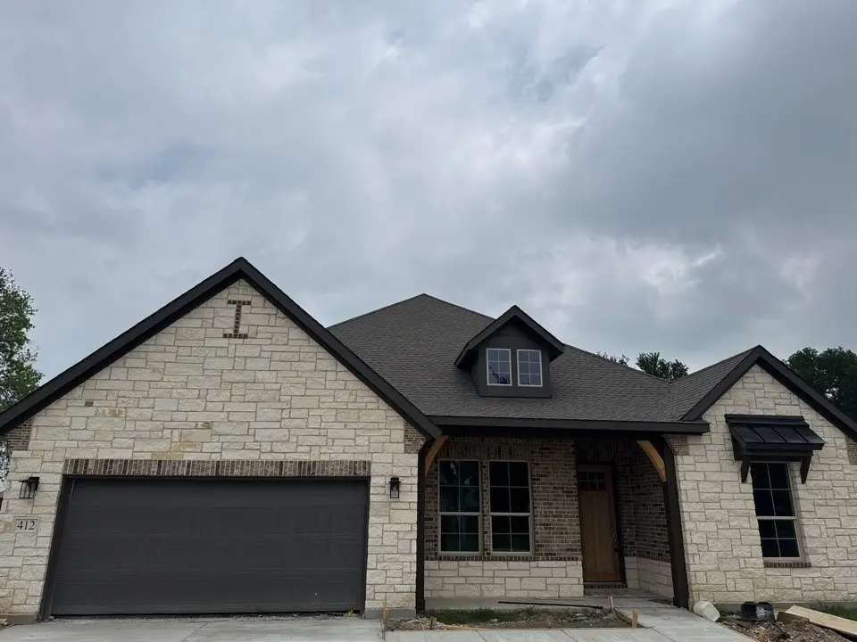 412 Guadeloupe Lane, Springtown, TX 76082 - #1