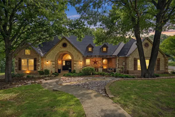 31 Forest Hills Circle, Gunter, TX 75058