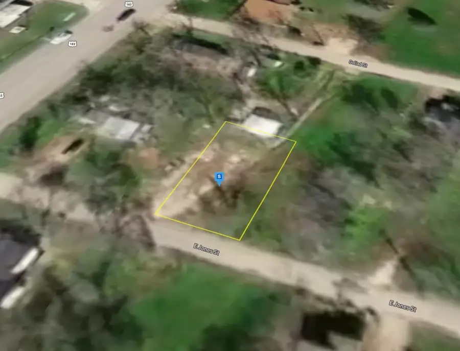 703 E Jones Street, Luling, TX 78648 - #3