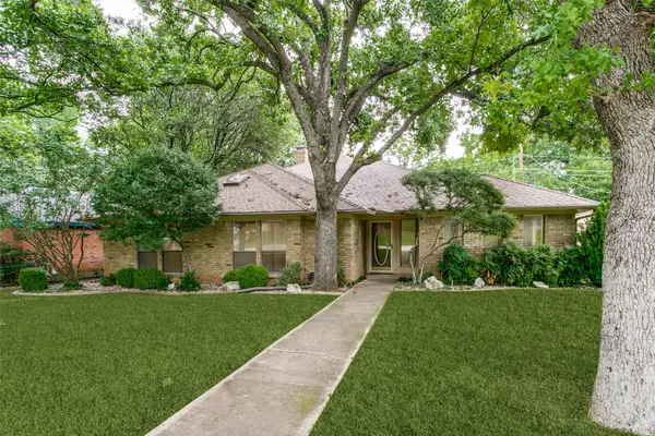 2818 N Creekwood Drive, Grapevine, TX 76051