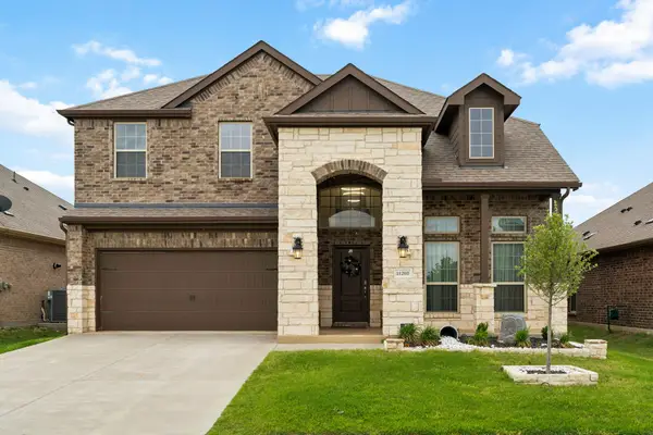 11208 Canyon Mine Drive, Aubrey, TX 76227