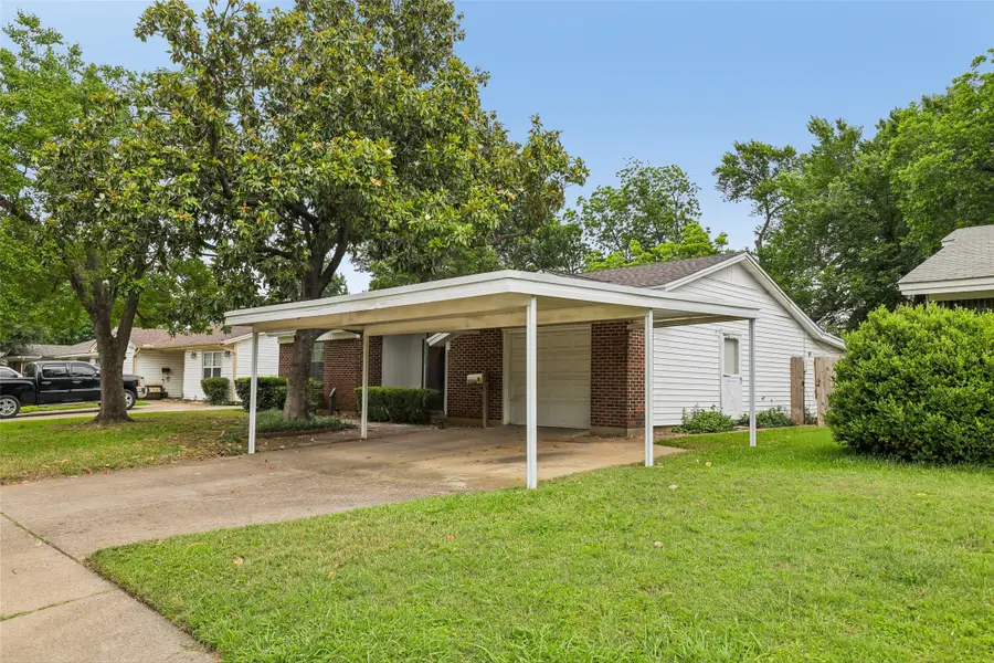 1810 Ridgewood Street, Irving, TX 75062 - #2