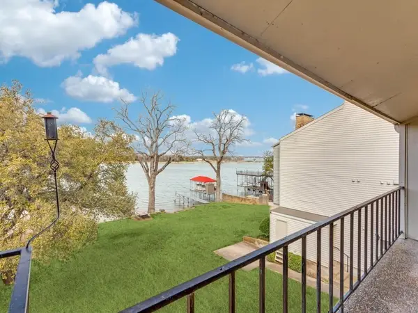 390 Driftwood Court #3B, Azle, TX 76020