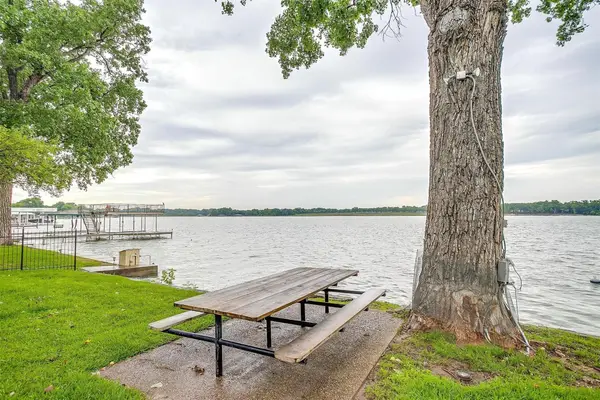 390 Driftwood Court #3B-1, Azle, TX 76020