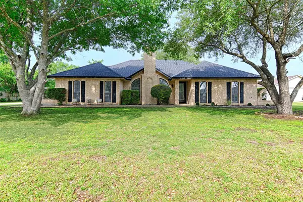 117 Lassetter Drive, Red Oak, TX 75154