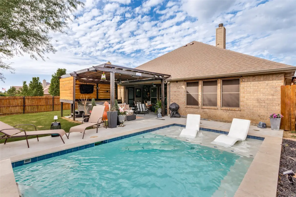 604 Hummingbird, Crowley, TX 76036 - #1