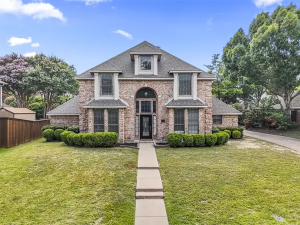 131 Sandy Creek Drive, DeSoto, TX 75115