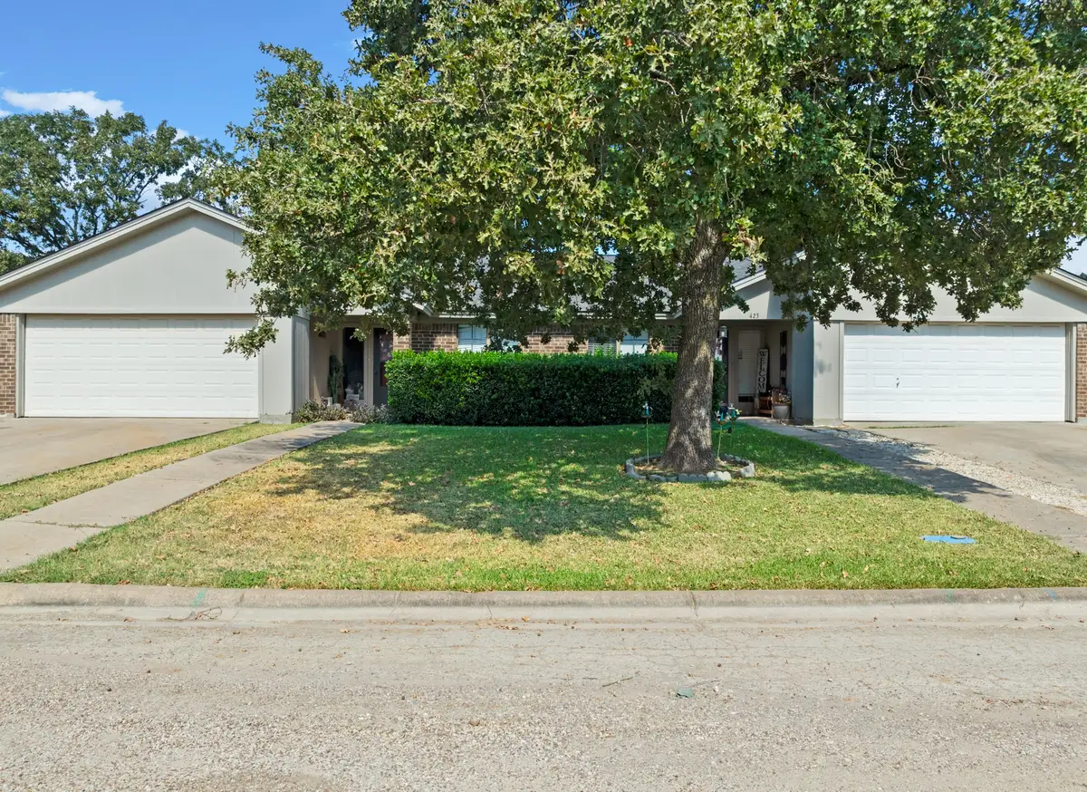 421 / 423 Bond Street, Hillsboro, TX 76645 - #1