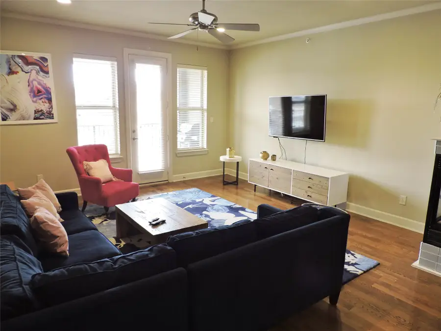 2800 Sandage Avenue #303, Fort Worth, TX 76109 - #3