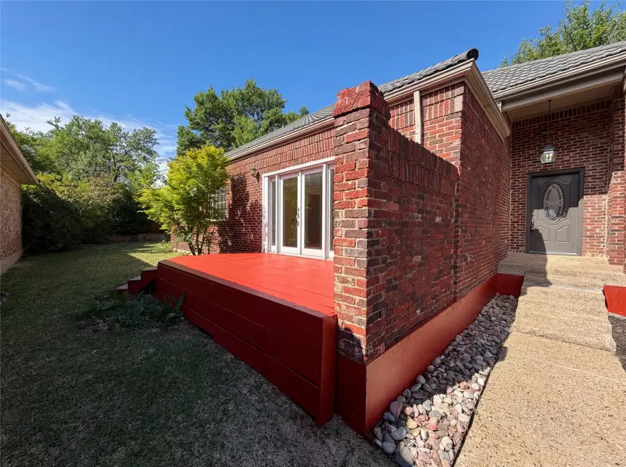 1708 Crockett Circle, Irving, TX 75038 - #2