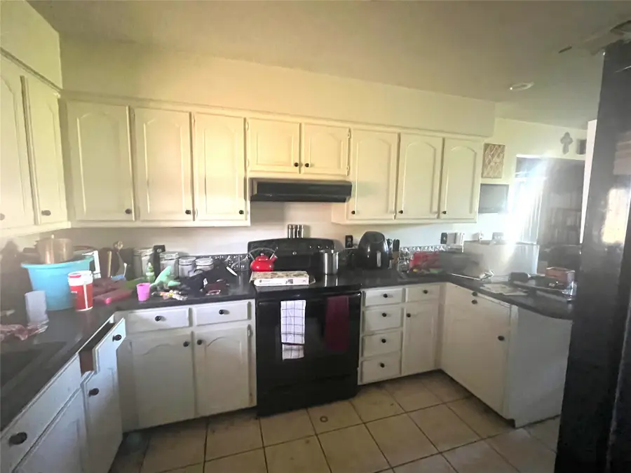 5786 W Road R, Dumas, TX 79029 - #2
