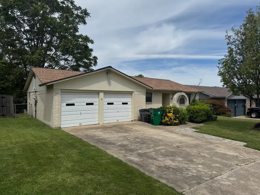 5633 Macdougall Drive, Haltom City, TX 76148 - #2