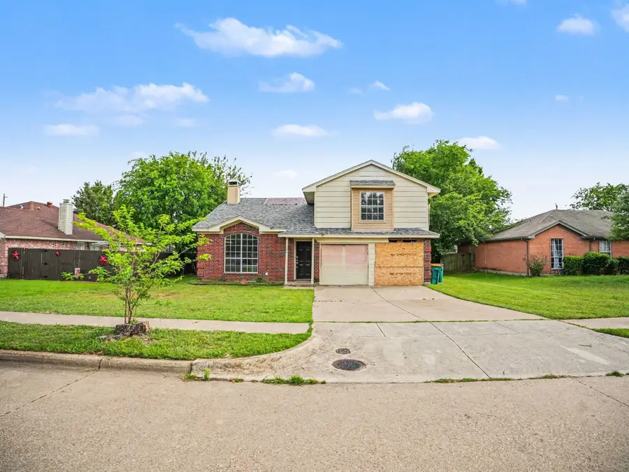 204 Briarglen Drive, Cedar Hill, TX 75104 - #3