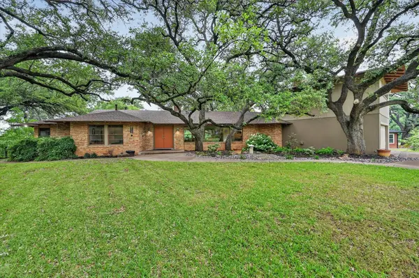 2039 W Lotus Avenue, Fort Worth, TX 76111