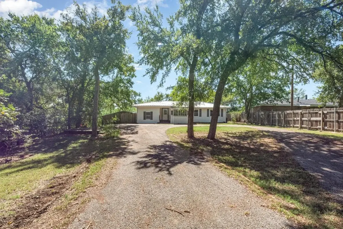 502 W Bells Boulevard, Bells, TX 75414 - #1