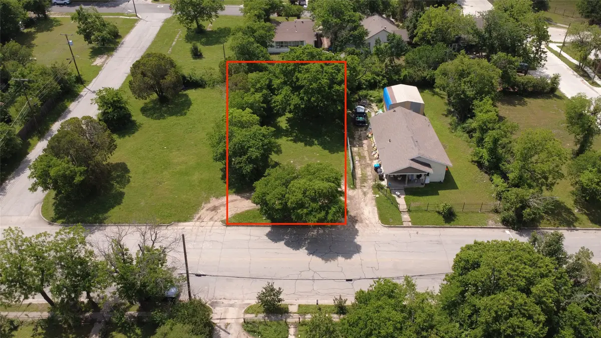 2908 E Vickery Boulevard, Fort Worth, TX 76105 - #1