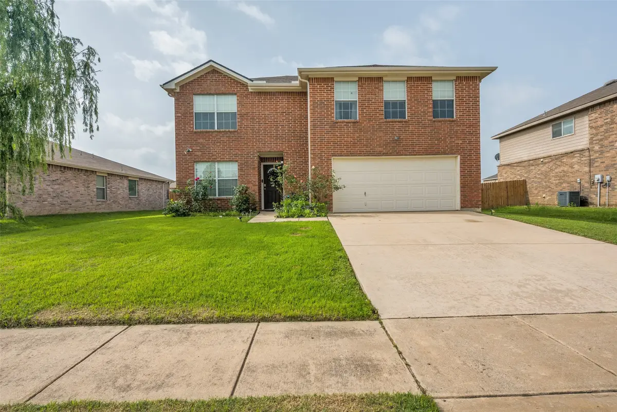 721 Redwing Drive, Saginaw, TX 76131 - #1