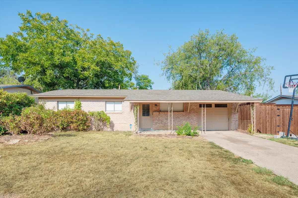 1902 Alan A Dale Road, Arlington, TX 76013 - #1