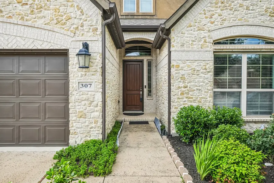 307 Ridgewood Drive, Lewisville, TX 75067 - #2