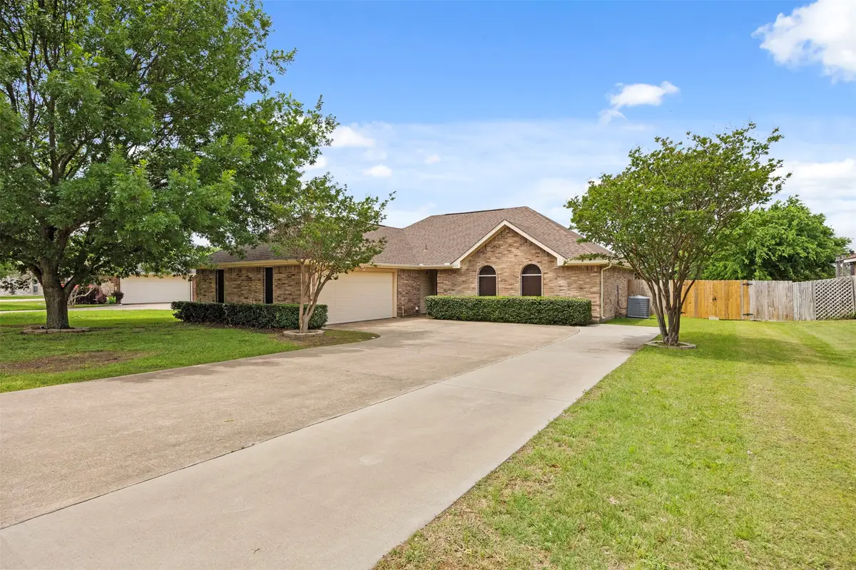 225 Cobblestone Circle, Red Oak, TX 75154 - #1