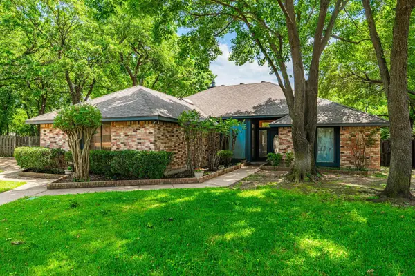 2401 Oak Shadow Court, Arlington, TX 76017
