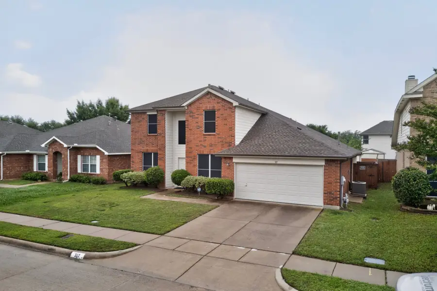 317 E Clover Park Drive, Fort Worth, TX 76140 - #2