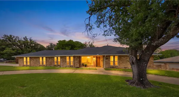 1909 W Red Bird Lane, Dallas, TX 75232