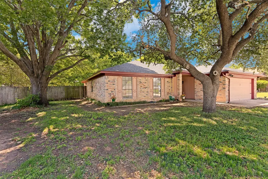 1065 Green Ridge Terrace, Saginaw, TX 76179 - #2