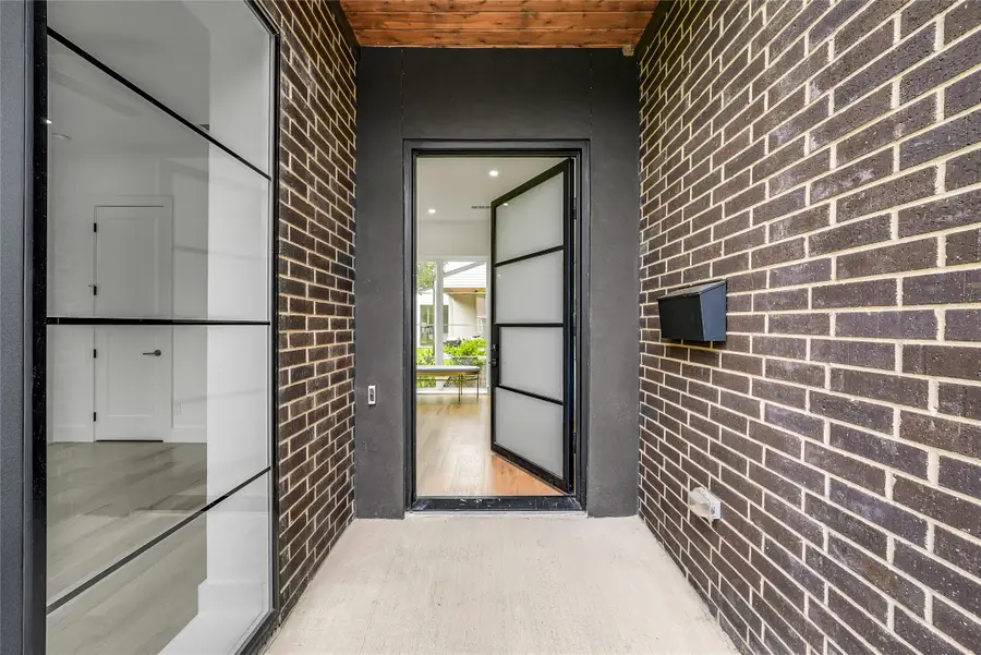 2410 N Prairie Avenue, Dallas, TX 75204 - #2