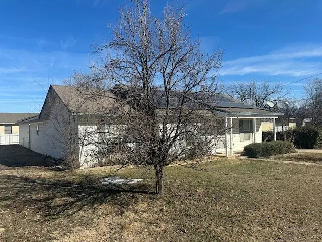 530 Richardson Street, Jacksboro, TX 76458 - #3