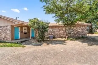 1122 N Center Street N #1122 and 1124, Arlington, TX 76011