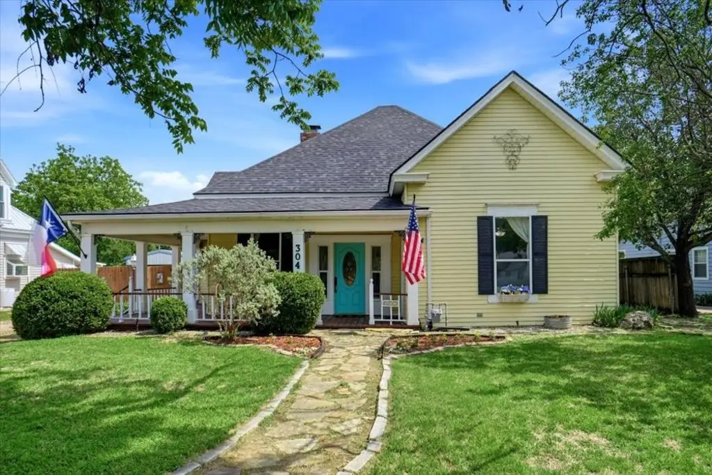 304 E Main Street, Itasca, TX 76055 - #1