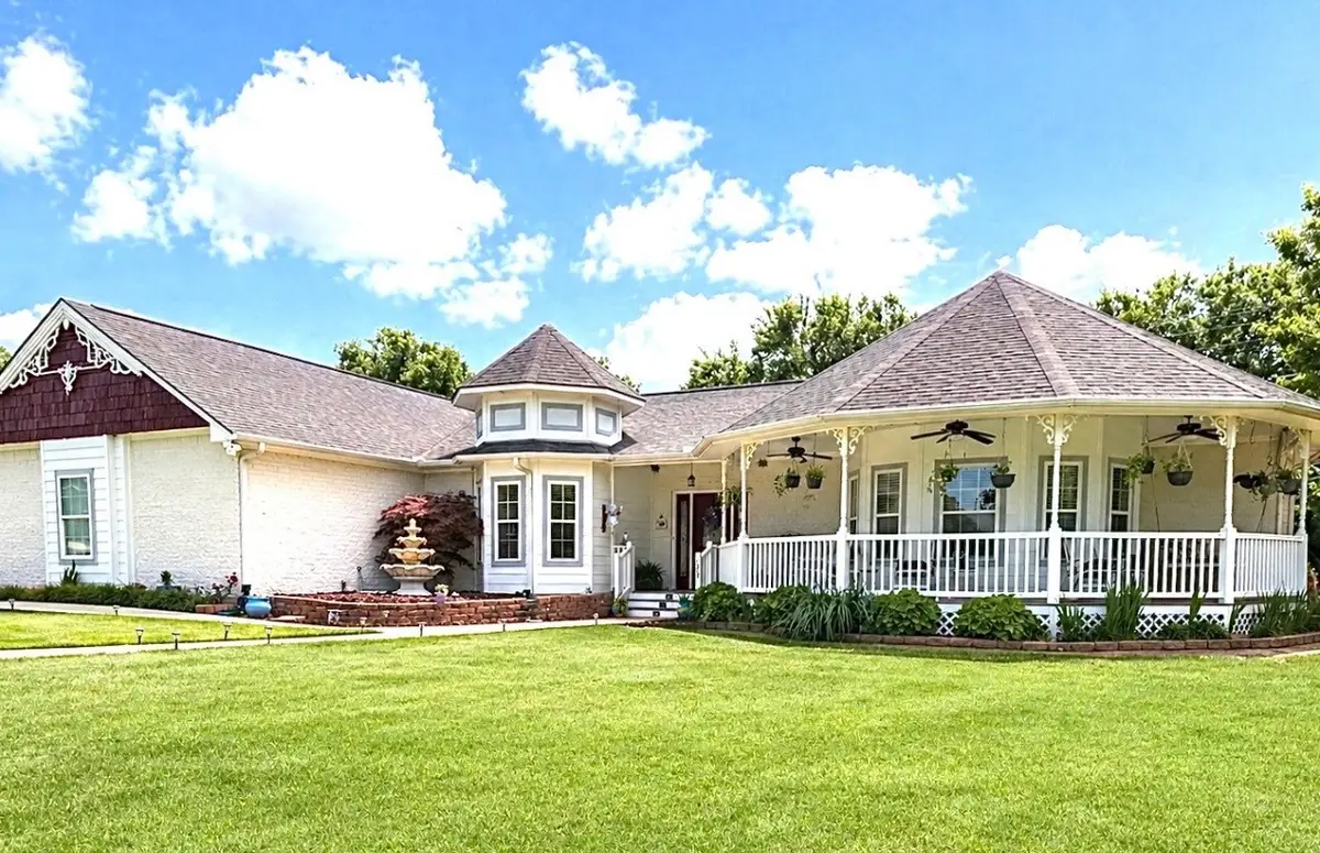 102 Palmer Dr., Comanche, TX 76442 - #1