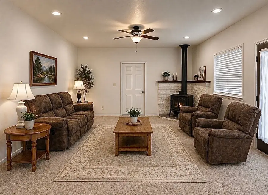 102 Palmer Dr., Comanche, TX 76442 - #3