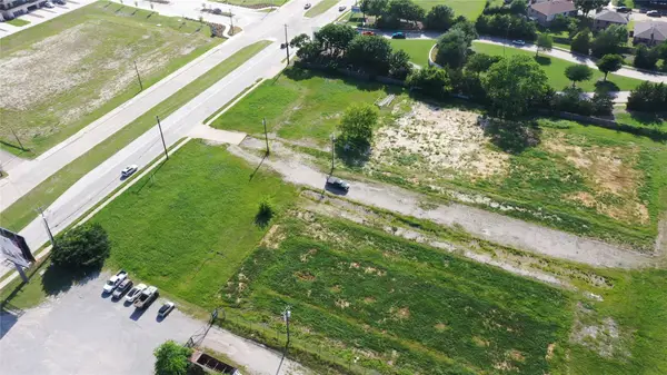 920 W White Street, Anna, TX 75409