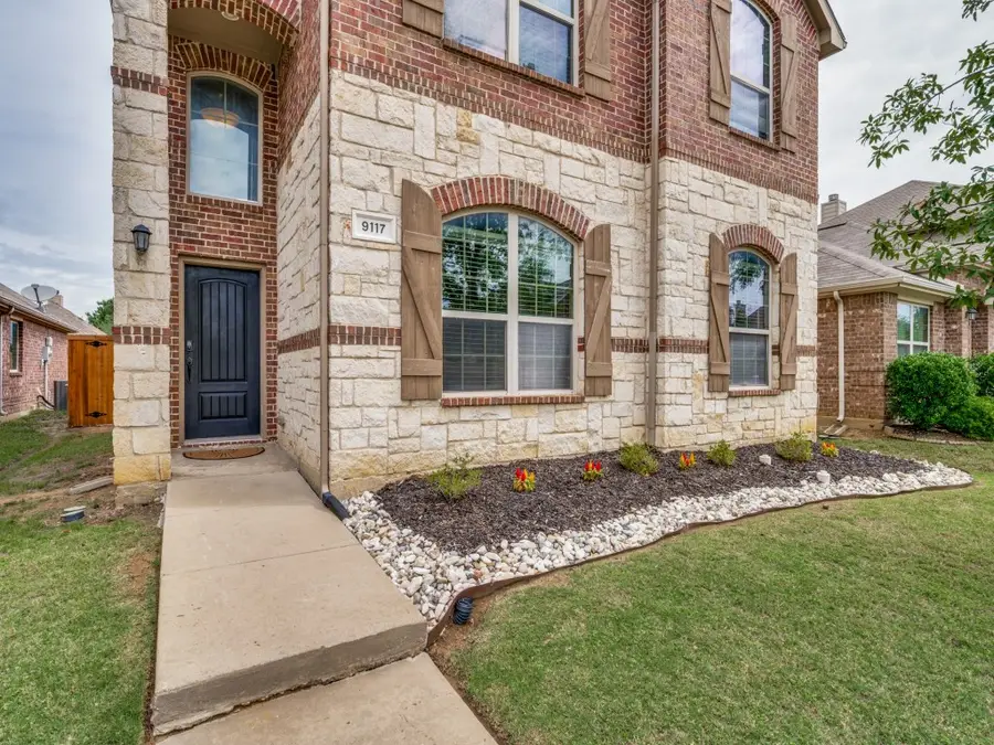9117 Eastwood Avenue, Cross Roads, TX 76227 - #2