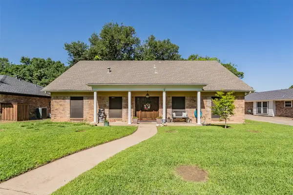 1810 Lakeside Drive, Arlington, TX 76013
