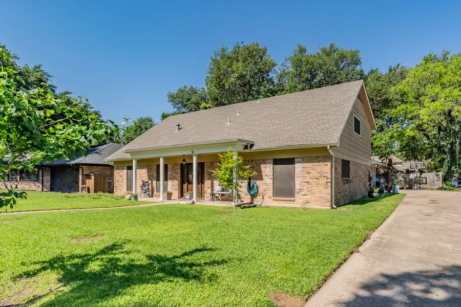 1810 Lakeside Drive, Arlington, TX 76013 - #2