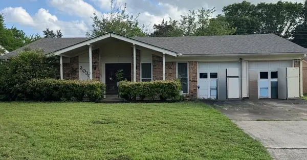 2030 Sycamore Street, Paris, TX 75460